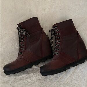 Sorel Dark Brown Lace-Up Boots